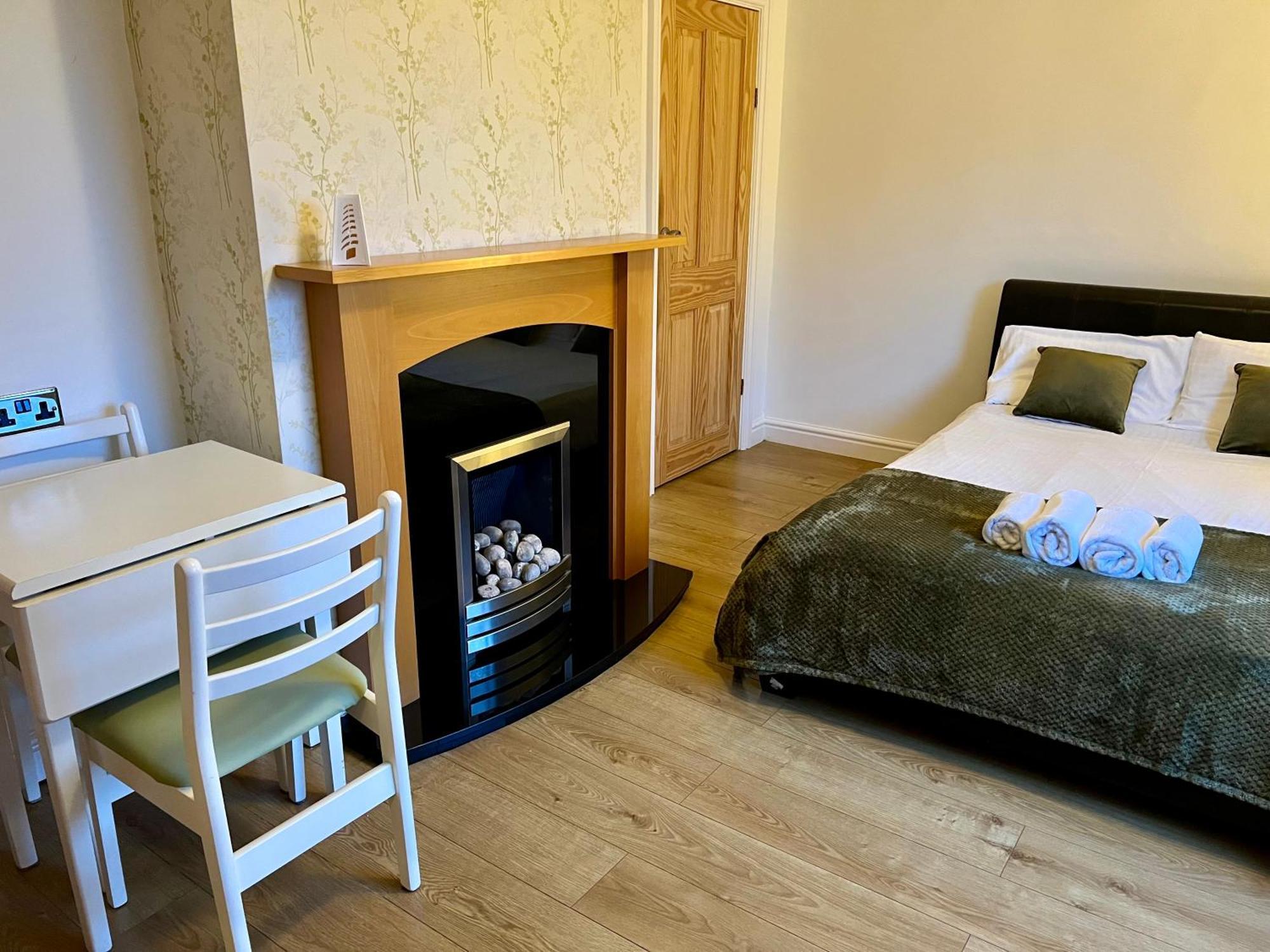 Housefield Stay, Room 4 Stoke-on-Trent エクステリア 写真