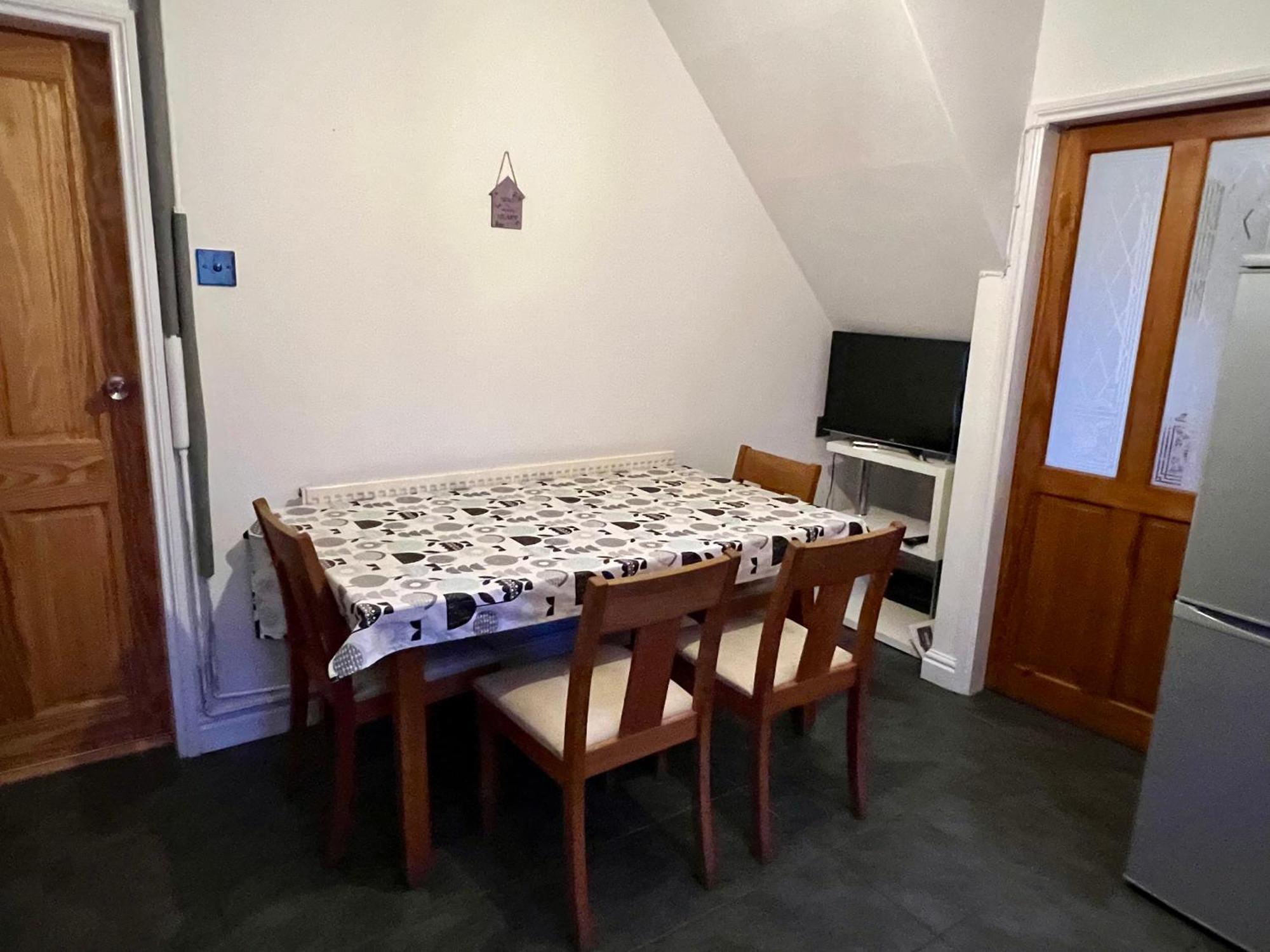 Housefield Stay, Room 4 Stoke-on-Trent エクステリア 写真